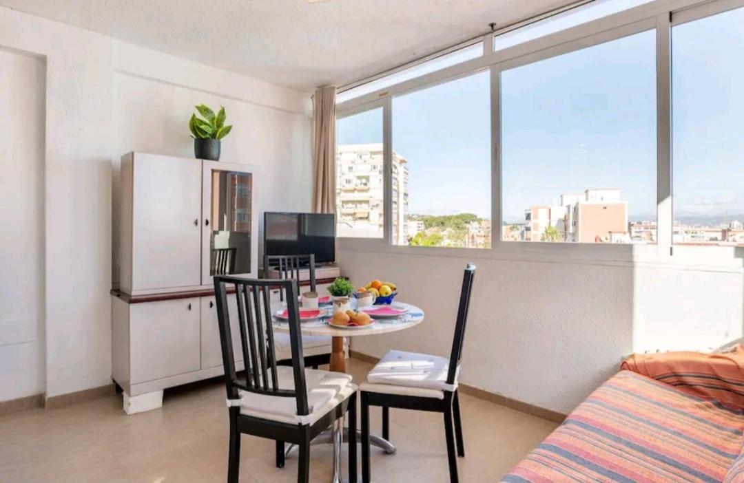 Apartamento Vistas Mar: Estudio con dormitorio: centro y playa Torremolinos Exterior foto